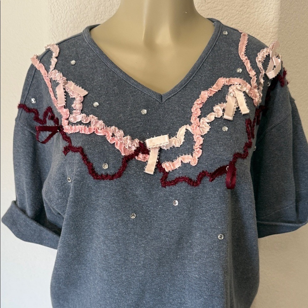 V-Neck, Short Sleeve, Pullover, Handcrafted Accents: Rhinestones,Ribbon Vintage